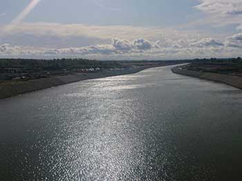 Gabionowe elementy zabezpieczenia brzegów rzek i kanałów